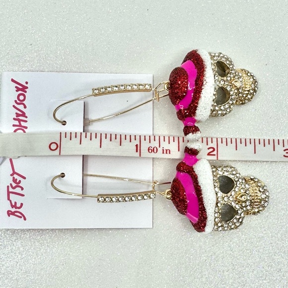 Betsey Johnson ‘Betseys Holiday’ Santa Skull Sz 7 & Earrings Set NWT! - Picture 14 of 16